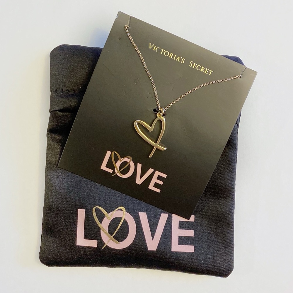 NEW Victoria’s Secret Love Heart Gold Necklace